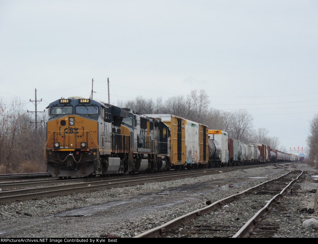 CSX 3382 on M368